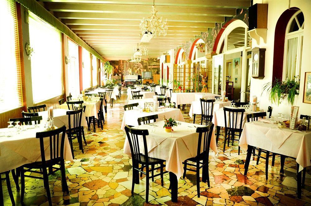 Albergo Trieste Lorenzago Di Cadore Exterior photo
