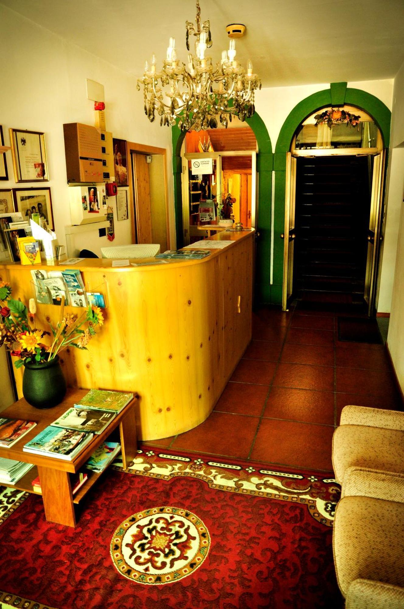Albergo Trieste Lorenzago Di Cadore Exterior photo
