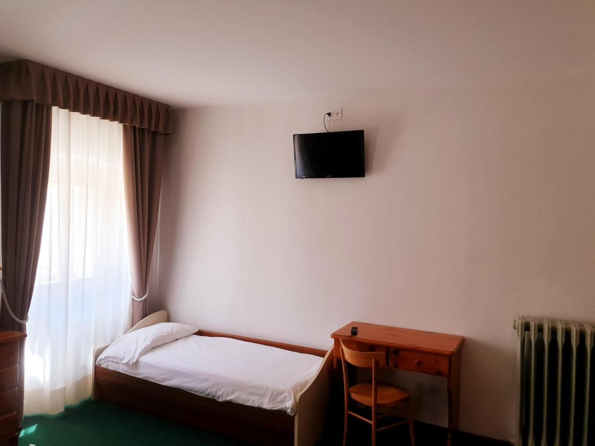 Albergo Trieste Lorenzago Di Cadore Exterior photo